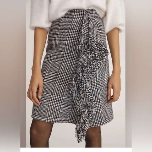 Adorable houndstooth Anthropologie skirt! - Picture 5 of 5